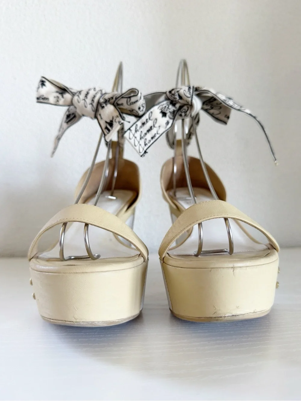 Chanel Beige White Leather Wedge Sandals CC Logo Ankle Tie Size EU 37